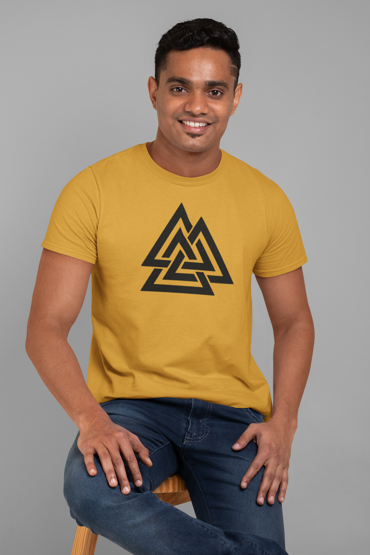 Explore in Style: Travel Triangle Cotton T-Shirt for Globetrotters