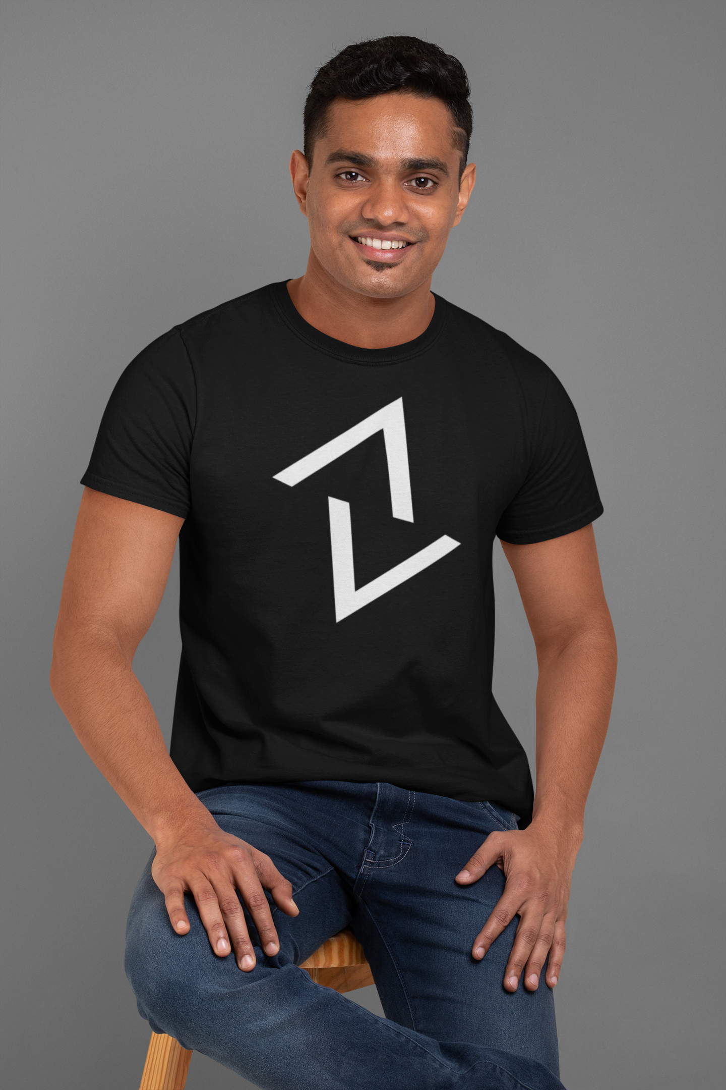 Cotton Triangle Print T-Shirt – Comfortable and Stylish Casual Wear